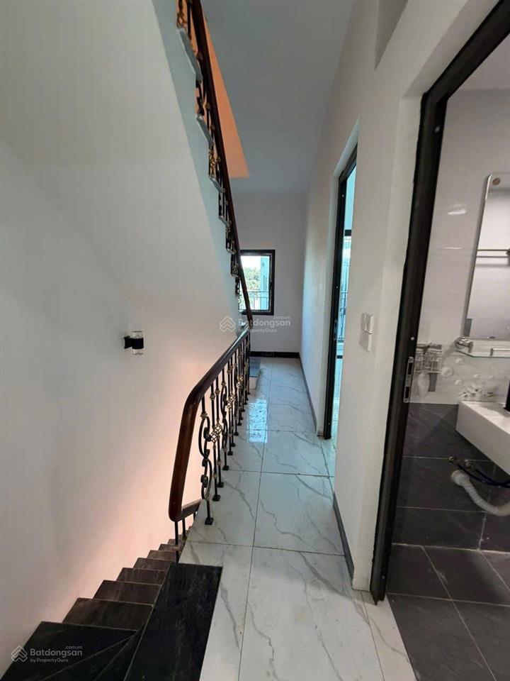 Nhà đẹp âu cơ  47m2  3 tầng  mt 5m giá chào hơn 1 tỷ tây hồ