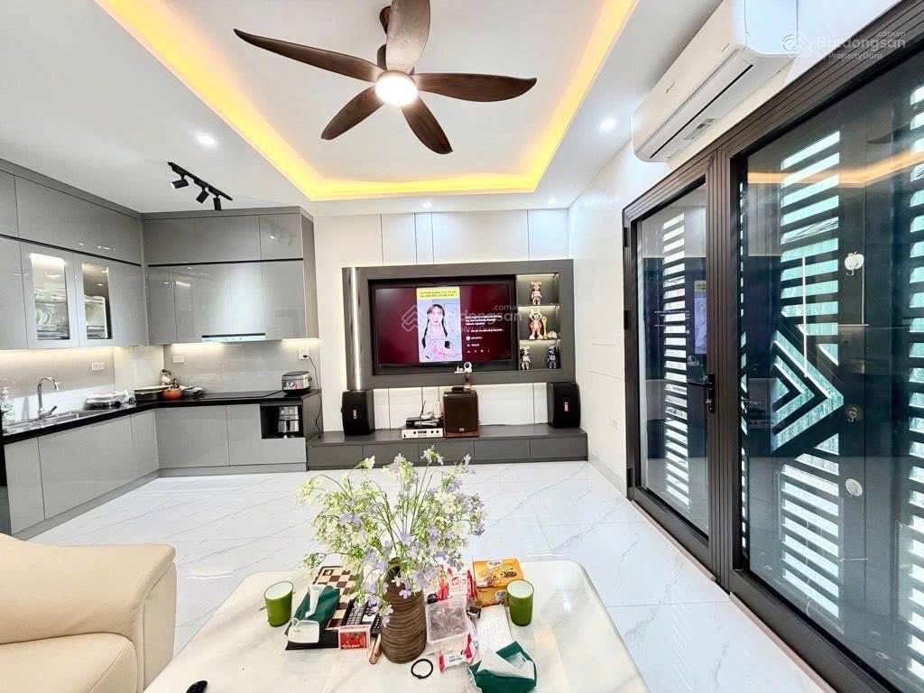 Nhà đẹp âu cơ full nội thất, dt 35m2  3 tầng  mt 5m