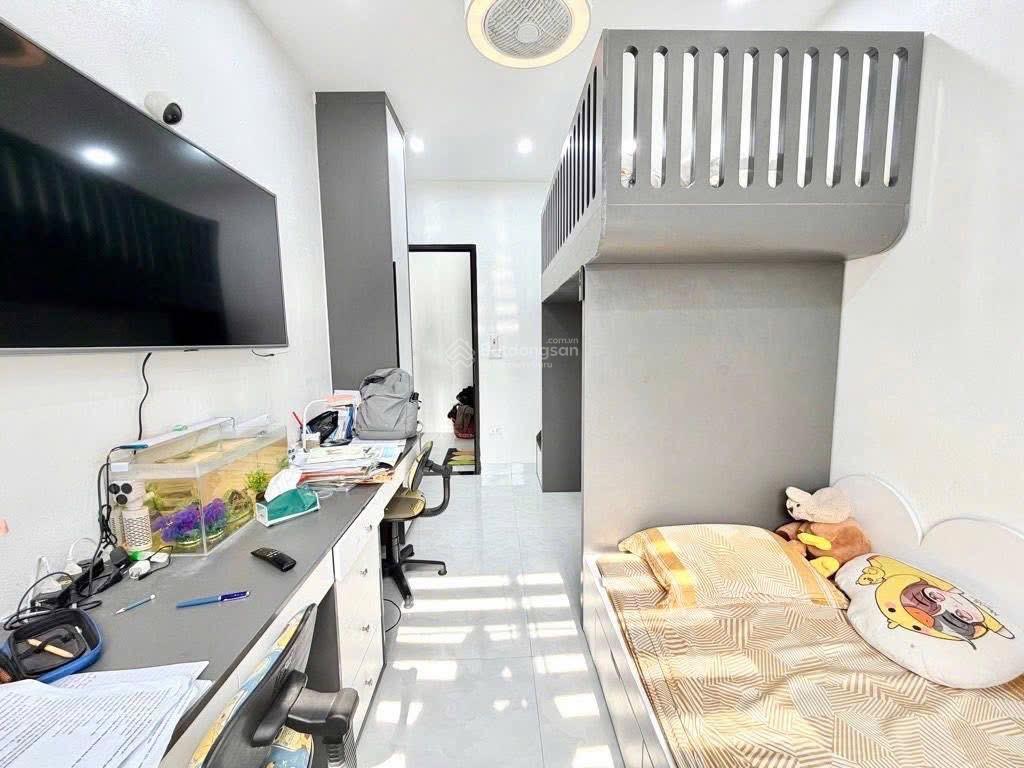Nhà đẹp âu cơ full nội thất, dt 35m2  3 tầng  mt 5m