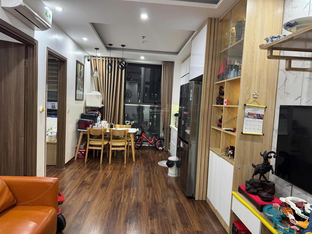 Tôi cần bán căn hộ ecohome 3, diện tích 62m2 2pn 2vs, nội thất 400tr, giá 4,x tỷ