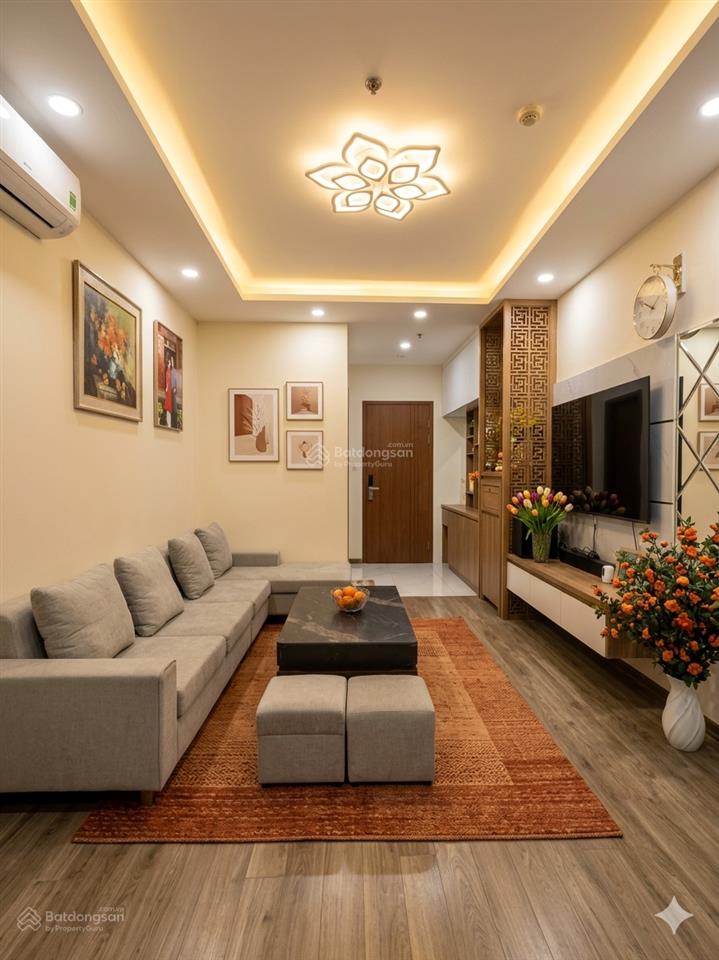 Chính chủ cần bán gấp ch ecohome 3 , dt 66m2 2pn 2vs , giá chỉ 4,7x tỷ .