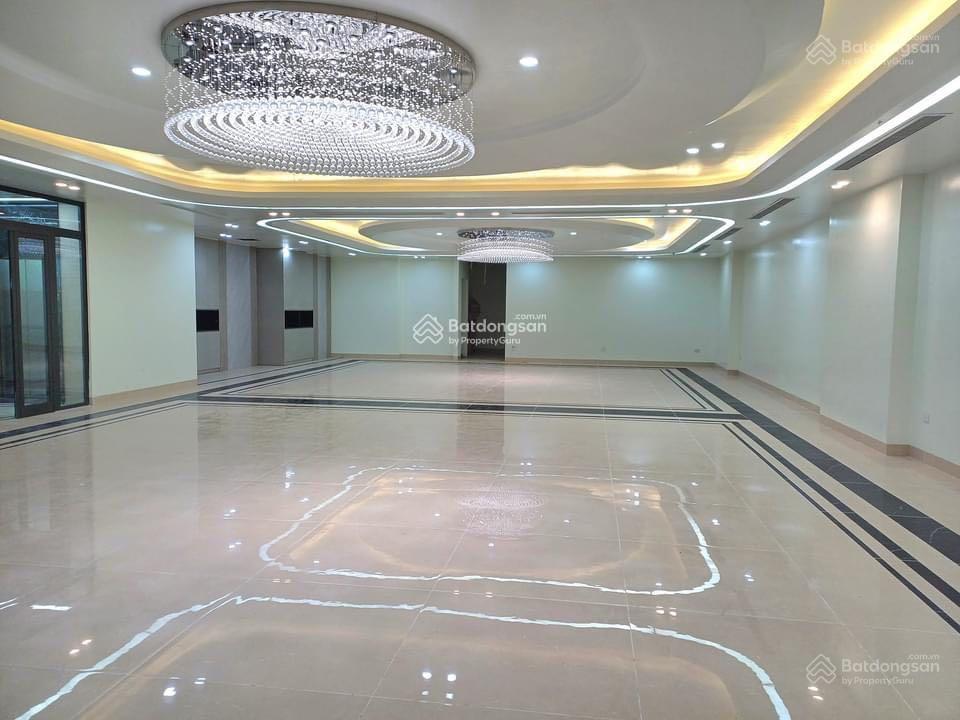 Bán nhà mặt phố trần hưng đạo, 400m2, mặt tiền 15m, giá 265 tỷ, mảnh đất vàng xây toà nhà tuyệt đẹp