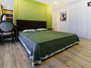 Bán căn 3 phòng ngủ giá 9,3 tỷ, full nội thất đẹp ở ngay, discovery complex, 0982 281 ***