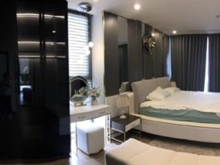 Bán căn 3 phòng ngủ, phòng nào cũng thoáng sáng, full nội thất đẹp chỉ việc ở, toà tân hoàng minh