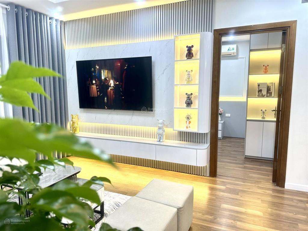 Cực hót! bán căn 2 phòng ngủ 80m2 giá 6,78 tỷ, nhà đẹp ở ngay, ban công đông nam, view hồ cực đẹp