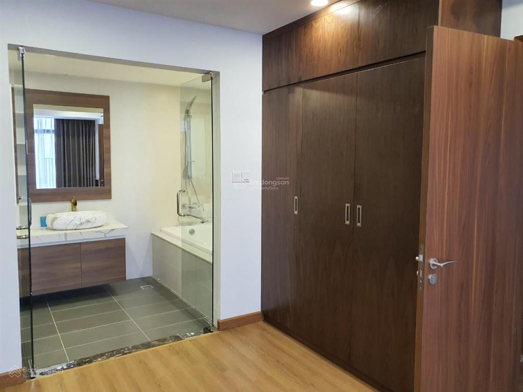 Bán căn hộ 3phòng ngủ, giá siêu rẻ 12,8 tỷ, 148.5m2, toà discovery complex, 302 cầu giấy