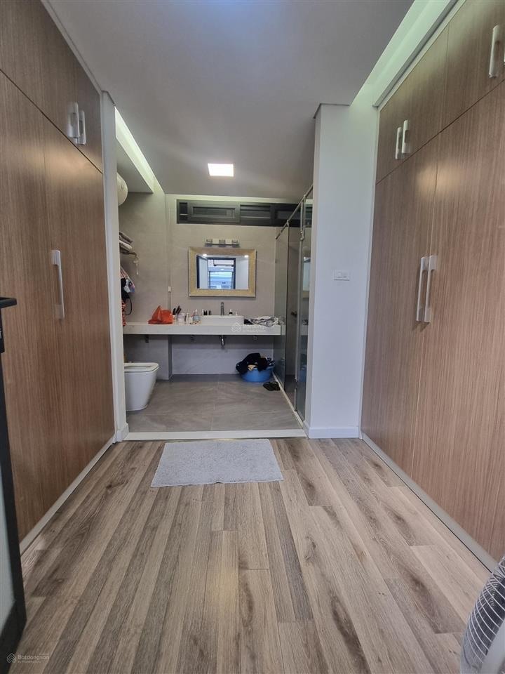 Bán căn góc 3 phòng ngủ 100m2 giá 8.2 tỷ, nhà đẹp ở ngay, căn góc view hồ cực đẹp, giá rẻ nhất toà