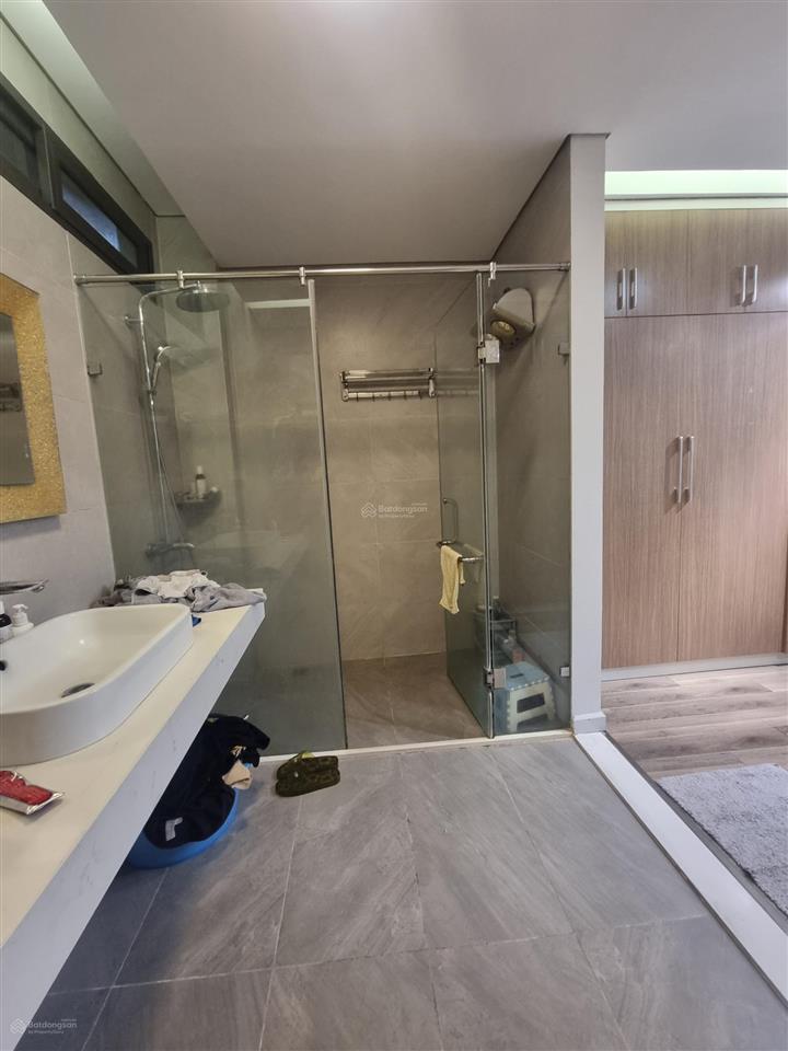 Bán căn góc 3 phòng ngủ 100m2 giá 8.2 tỷ, nhà đẹp ở ngay, căn góc view hồ cực đẹp, giá rẻ nhất toà