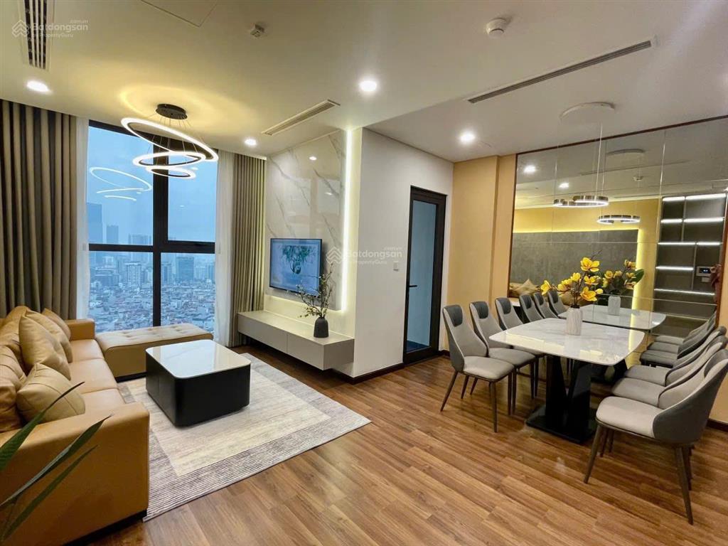 Bán gấp căn 2 phòng ngủ, view đẹp, dt 63m2, giá 4.5 tỷ, sổ hồng, full nội thất