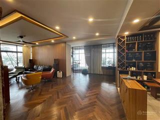 Bán căn 3phòng ngủ  148.6m2 tầng đẹp, nhà đẹp full nội thất cao cấp giá 12.8 tỷ bao phí