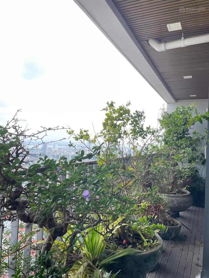 Bán căn 3phòng ngủ  148.6m2 tầng đẹp, nhà đẹp full nội thất cao cấp giá 12.8 tỷ bao phí