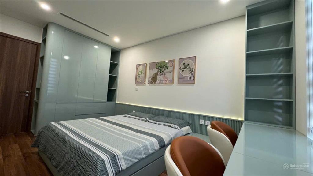 Bán căn 2phòng ngủ  69m2 tầng trung, nhà đẹp full nội thất chỉ việc ở, giá 6.9 tỷ bao phí