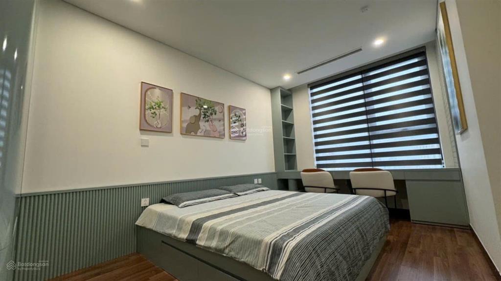 Bán căn 2phòng ngủ  69m2 tầng trung, nhà đẹp full nội thất chỉ việc ở, giá 6.9 tỷ bao phí