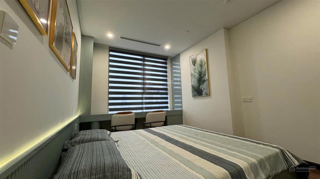 Bán căn 2phòng ngủ  69m2 tầng trung, nhà đẹp full nội thất chỉ việc ở, giá 6.9 tỷ bao phí