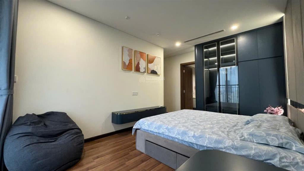 Bán căn 2phòng ngủ  69m2 tầng trung, nhà đẹp full nội thất chỉ việc ở, giá 6.9 tỷ bao phí