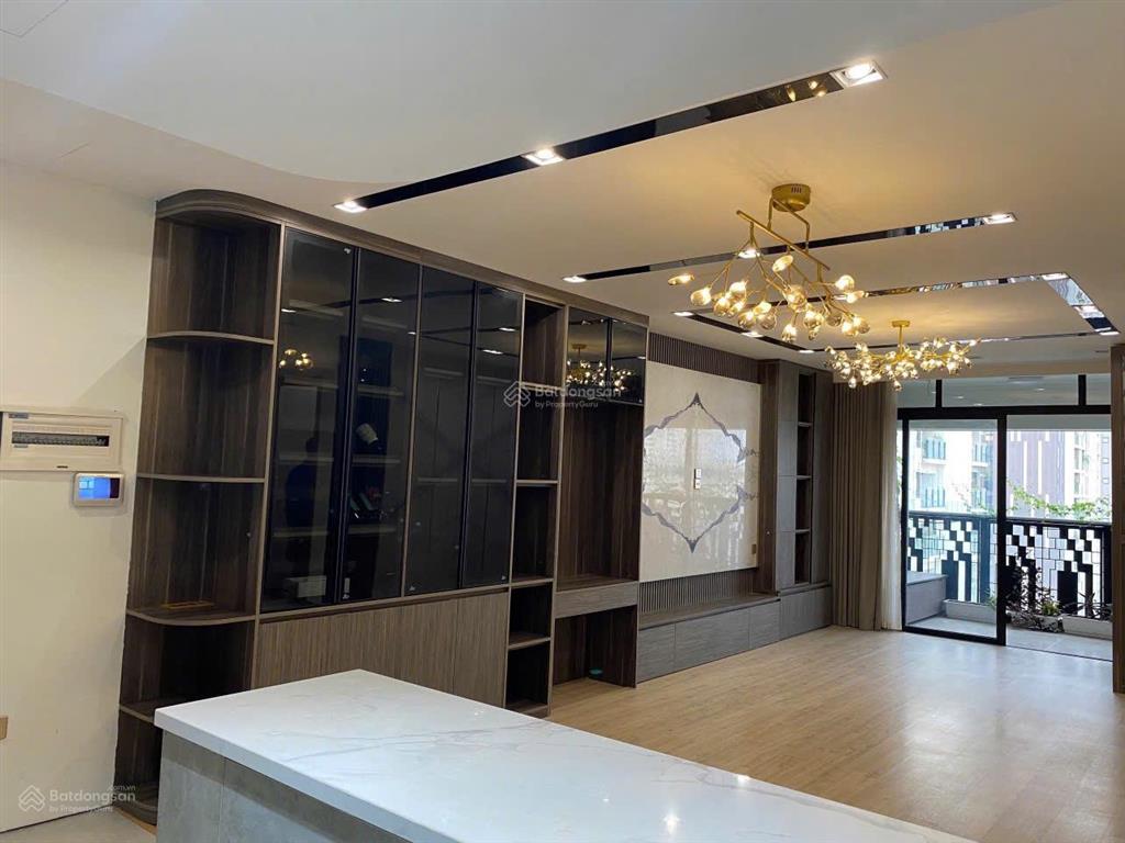 Bán căn hộ 2phòng ngủ, giá siêu rẻ 4.5 tỷ, 63m2, khu đô thị định công