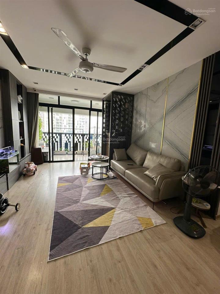 Bán căn hộ 2phòng ngủ, giá siêu rẻ 4.5 tỷ, 63m2, khu đô thị định công