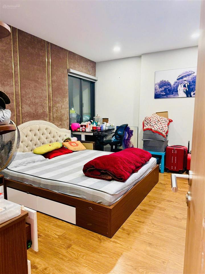 (rẻ nhất toà) bán căn hộ 2 ngủ, view đẹp, ban công đông nam cực thoáng mát, diện tích 75m2