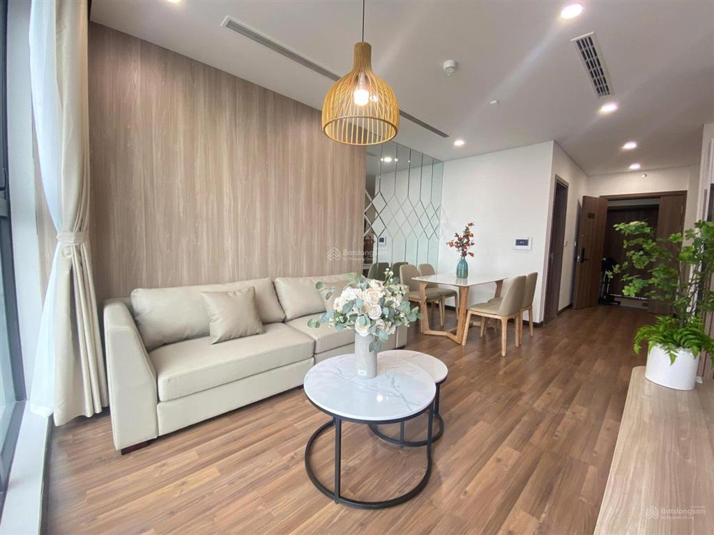 Bán căn 2 phòng ngủ  63m2 tầng trung, nhà đẹp full nội thất cao cấp giá 4.5 tỷ bao phí