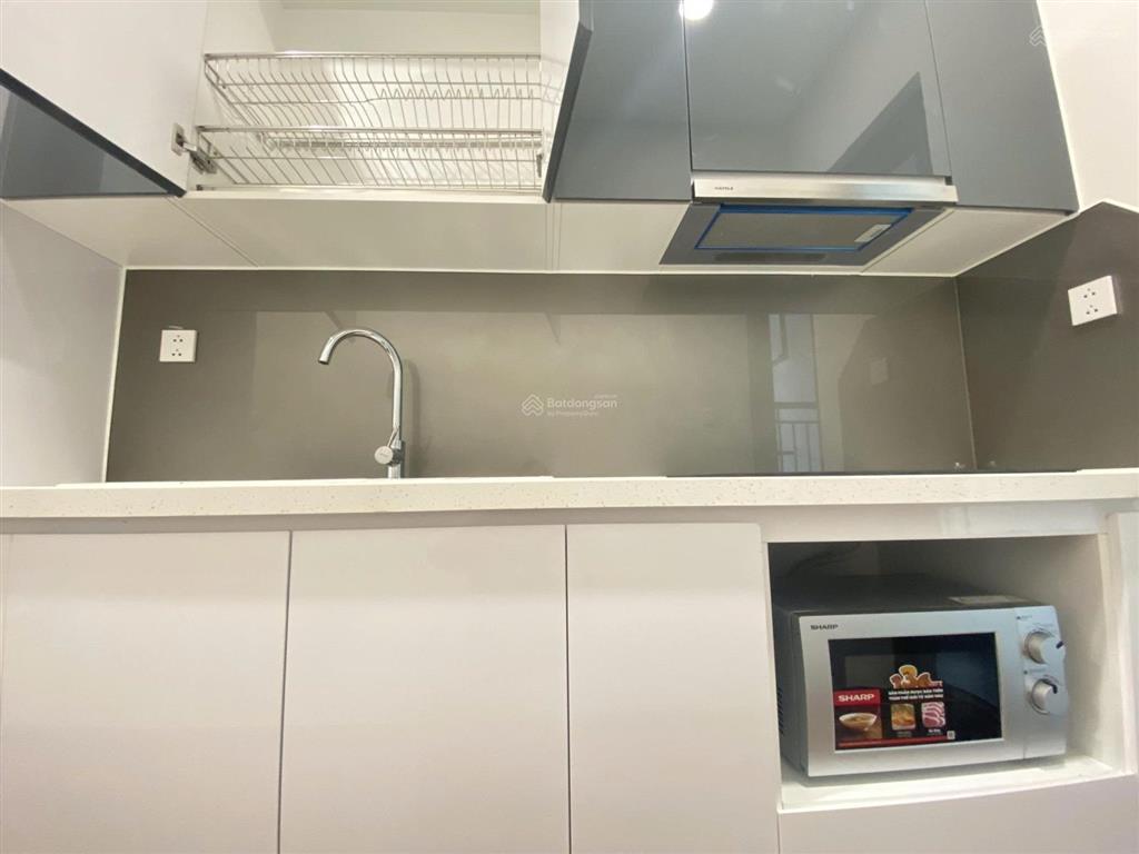 Bán căn 2 phòng ngủ  63m2 tầng trung, nhà đẹp full nội thất cao cấp giá 4.5 tỷ bao phí