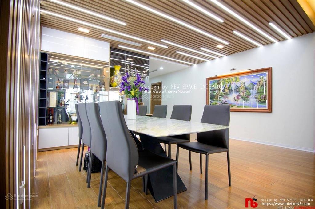 Bán căn 3 ngủ, căn góc phòng nào cũng thoáng sáng, nội thất đẹp ở ngay, tân hoàng minh hoàng cầu