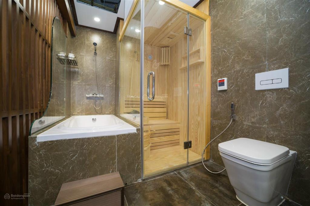 (rẻ nhất toà) bán căn hộ 4 ngủ, view thành phố, hướng cực thoáng, diện tích 173m2, full nội thất