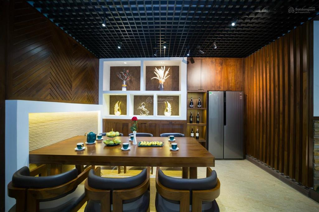 (rẻ nhất toà) bán căn hộ 4 ngủ, view thành phố, hướng cực thoáng, diện tích 173m2, full nội thất