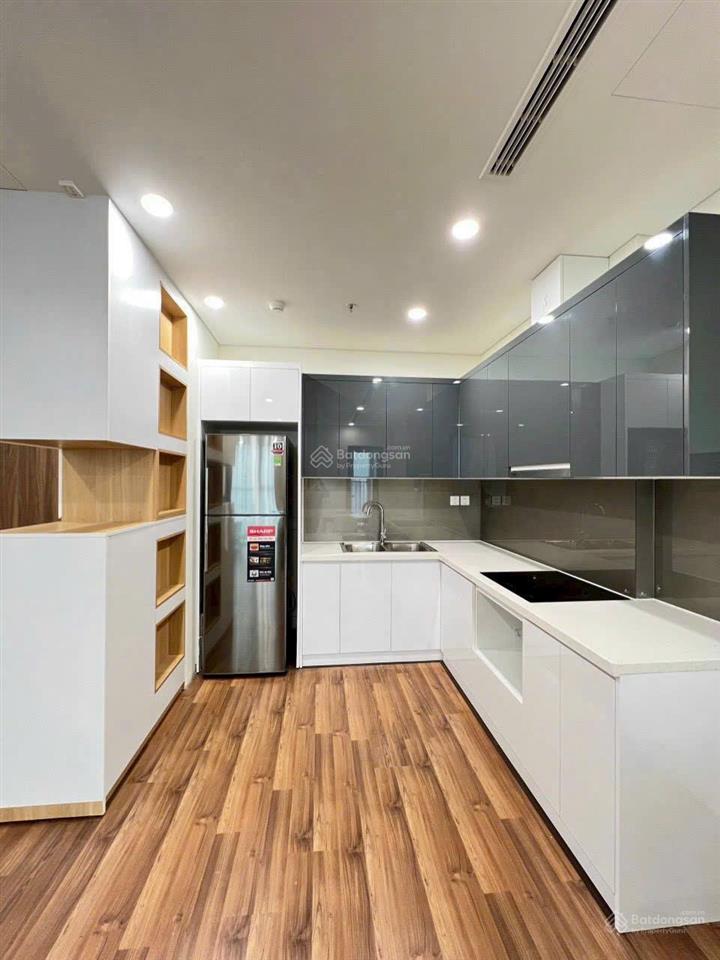 (rẻ nhất toà) bán căn hộ 2 ngủ, view đẹp, ban công đông nam cực thoáng mát, diện tích 75m2