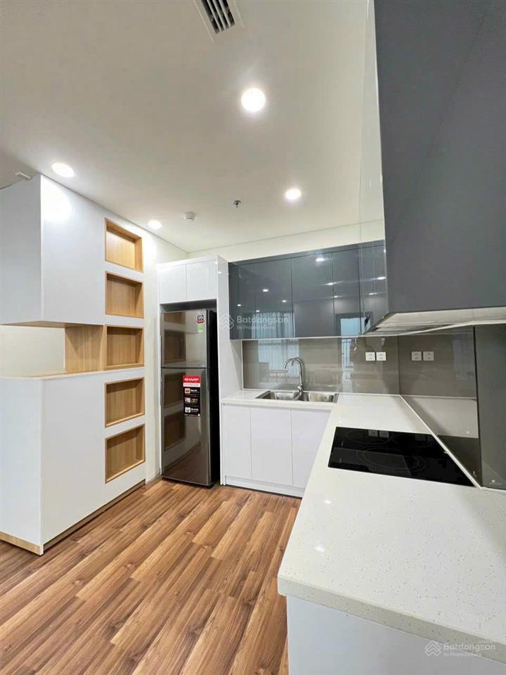 (rẻ nhất toà) bán căn hộ 2 ngủ, view đẹp, ban công đông nam cực thoáng mát, diện tích 75m2