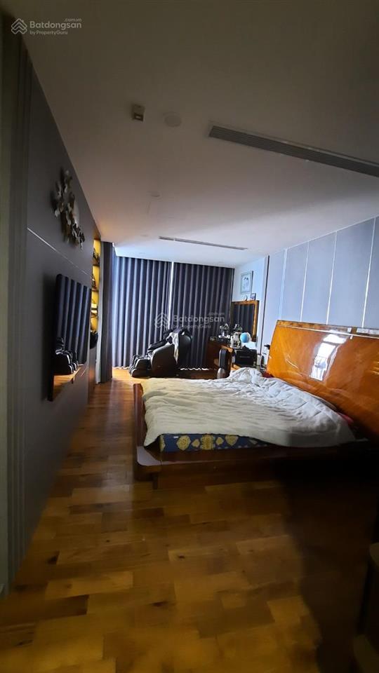 Bán căn góc 3 phòng ngủ, full nội thất đẹp chỉ việc ở, căn đẹp nhất toà, ban công đông nam