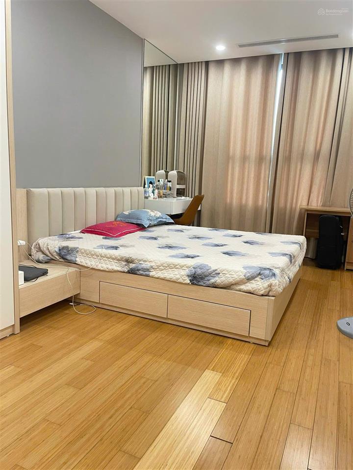 Bán căn 3 phòng ngủ 83m2 giá 6.6 tỷ, nhà đẹp ở ngay, căn góc view hồ cực đẹp, smile buiding