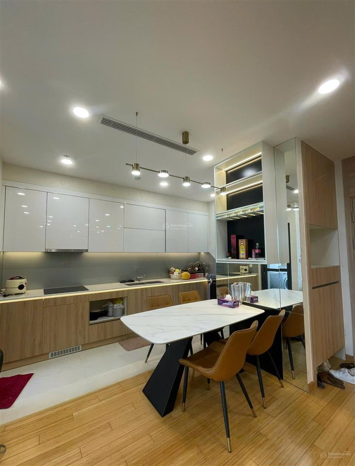 Bán căn 3 phòng ngủ 83m2 giá 6.6 tỷ, nhà đẹp ở ngay, căn góc view hồ cực đẹp, smile buiding