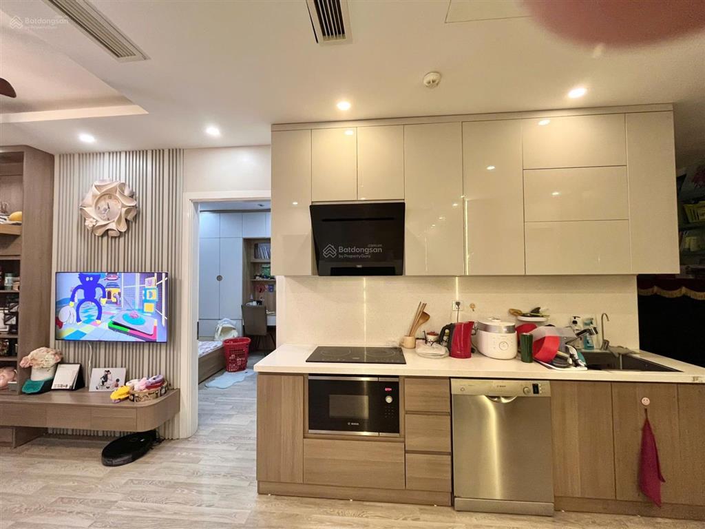 Bán căn góc 3 phòng ngủ, full nội thất đẹp chỉ việc ở, căn đẹp nhất toà, ban công đông nam