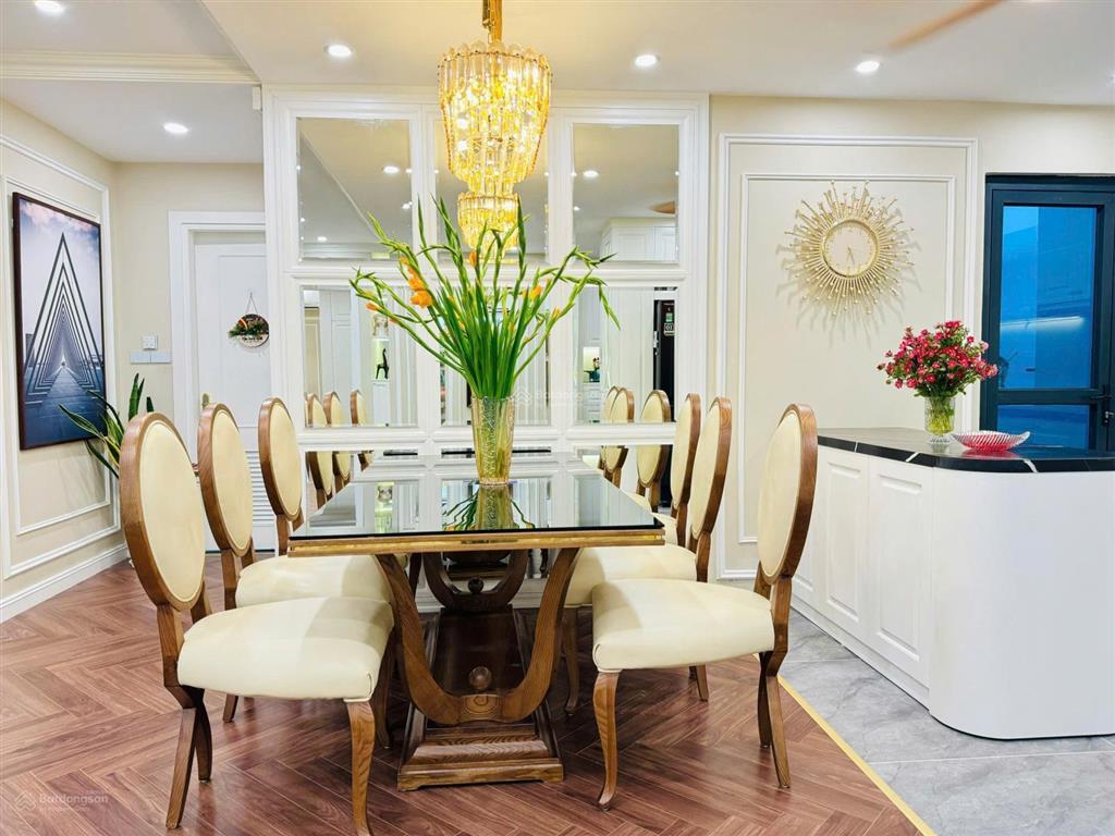 Bán căn góc 3 phòng ngủ, full nội thất đẹp chỉ việc ở, căn đẹp nhất toà, ban công đông nam