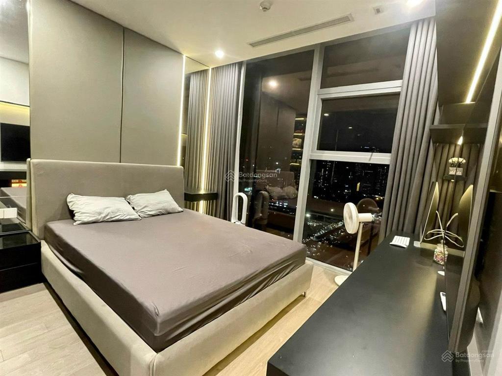 Bán căn 2 phòng ngủ, giá rẻ nhất khu vực, 75m2 giá 5,5 tỷ, nội thất đẹp đầy đủ ở ngay