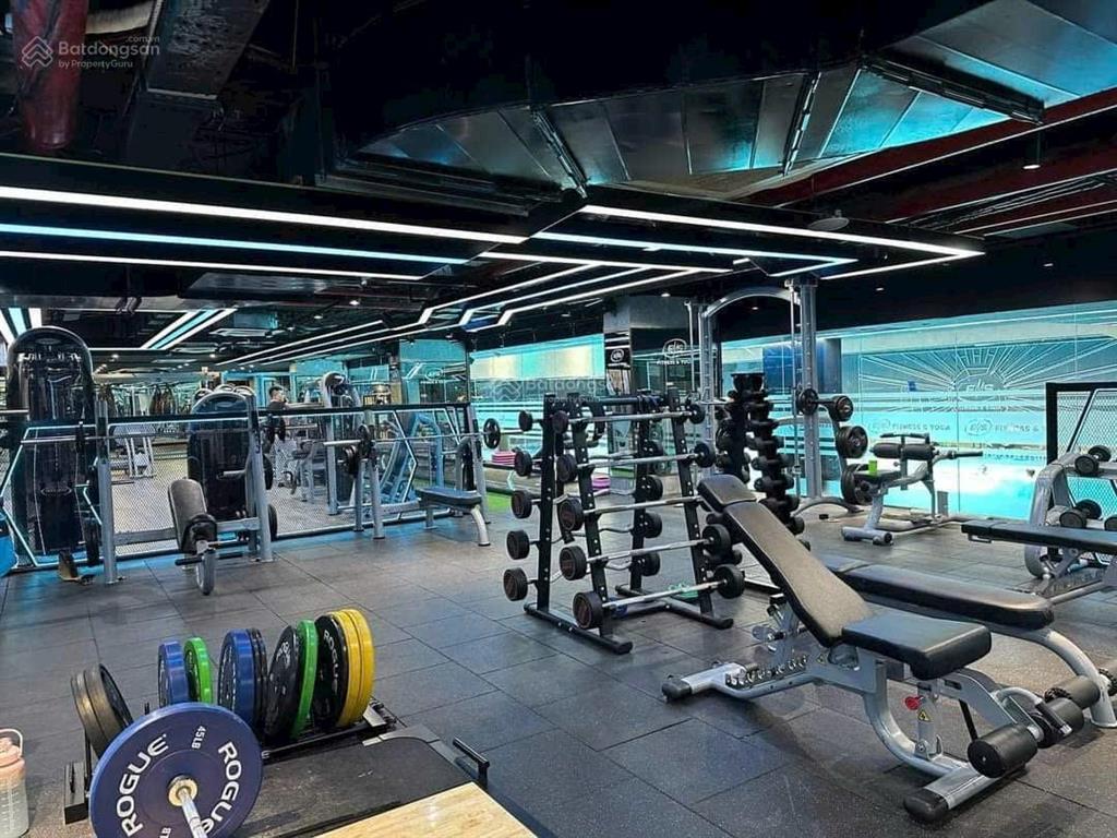 Bán căn 2 phòng ngủ 69m2 giá 5.8 tỷ, full nội thất đẹp ở ngay, trục đẹp nhất toà, sky central