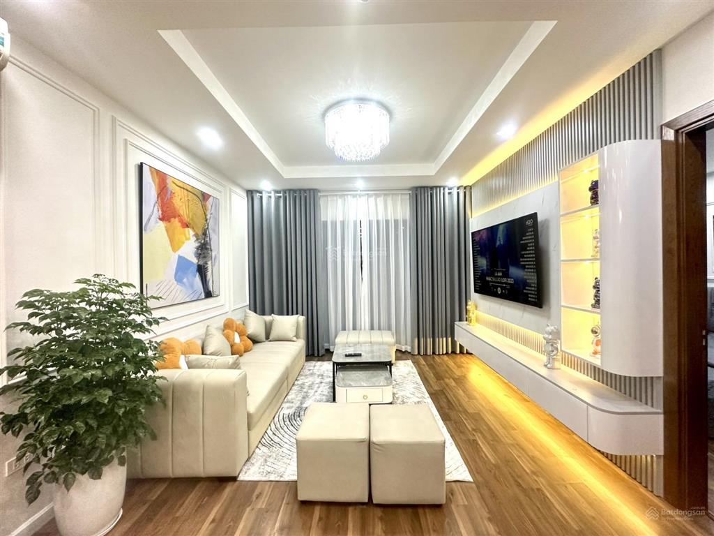 Bán căn hộ 2 phòng ngủ, 91m2 giá 8.1 tỷ, full nội thất đẹp ở ngay, meco complex