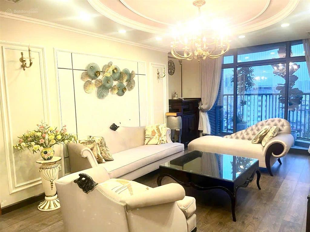 Bán căn 3 phòng ngủ 148.6m2 giá 12,6 tỷ, full nội thất đẹp ở ngay, ban công đông nam thoáng mát