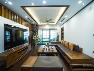 Bán căn 3 phòng ngủ 136m2 giá 17.4 tỷ, full nội thất đẹp chỉ vệc ở ngay, ban công đông nam