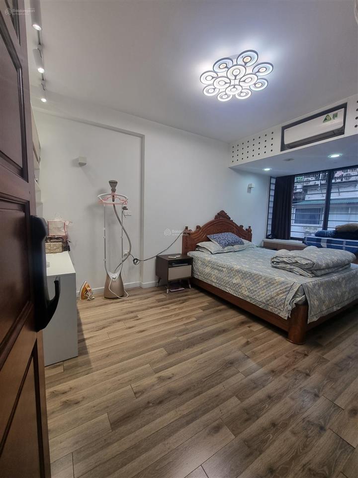 Bán căn góc 3 phòng ngủ 100m2 giá 8.1 tỷ, nhà đẹp ở ngay, căn góc view hồ cực đẹp, giá rẻ nhất toà