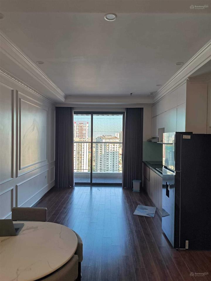 Bán căn 2 phòng ngủ 69m2 giá 6 tỷ, full nội thất đẹp ở ngay, trục đẹp nhất toà sky central