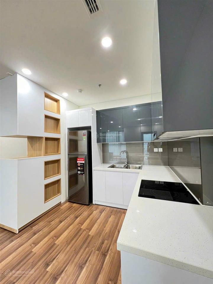 Bán căn góc 2 phòng ngủ 80m2 giá 6.6 tỷ, nhà đẹp ở ngay, căn góc view hồ cực đẹp, giá rẻ nhất toà