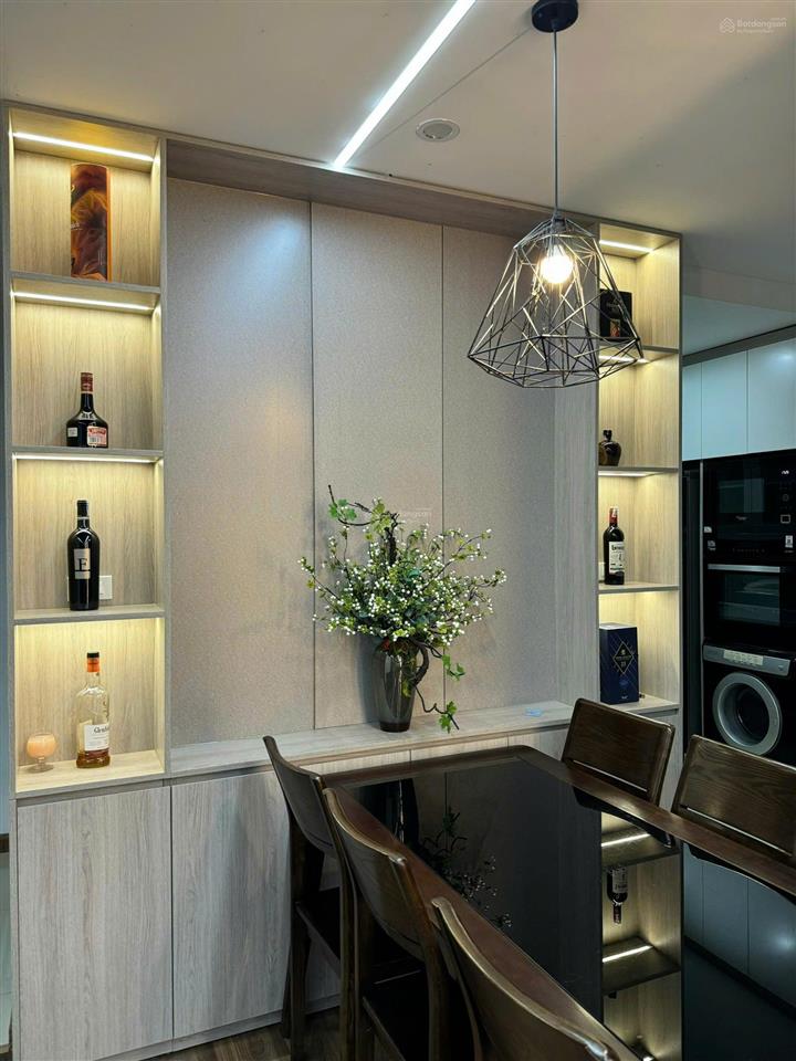 Hơn 4 tỷ sở hữu căn 2 phòng ngủ giá 4,4 tỷ 60m2, nội thất đầy đủ ở ngay, trục đẹp nhất toà ct 36