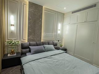 Bán căn 3 phòng ngủ 136m2 giá 17.3 tỷ, full nội thất đẹp chỉ vệc ở ngay, ban công đông nam