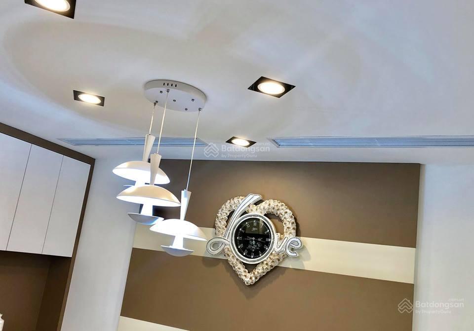 Bán căn 3 phòng ngủ, 148.6m², giá 11 tỷ, full nội thất đẹp ở ngay, ban công đông nam thoáng mát