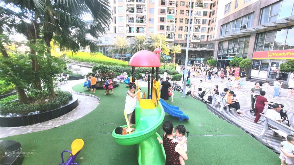 Bán căn 2 phòng ngủ 75m2 giá 6,4 tỷ, ban công đông nam thoáng mát, giá tốt toà sky central