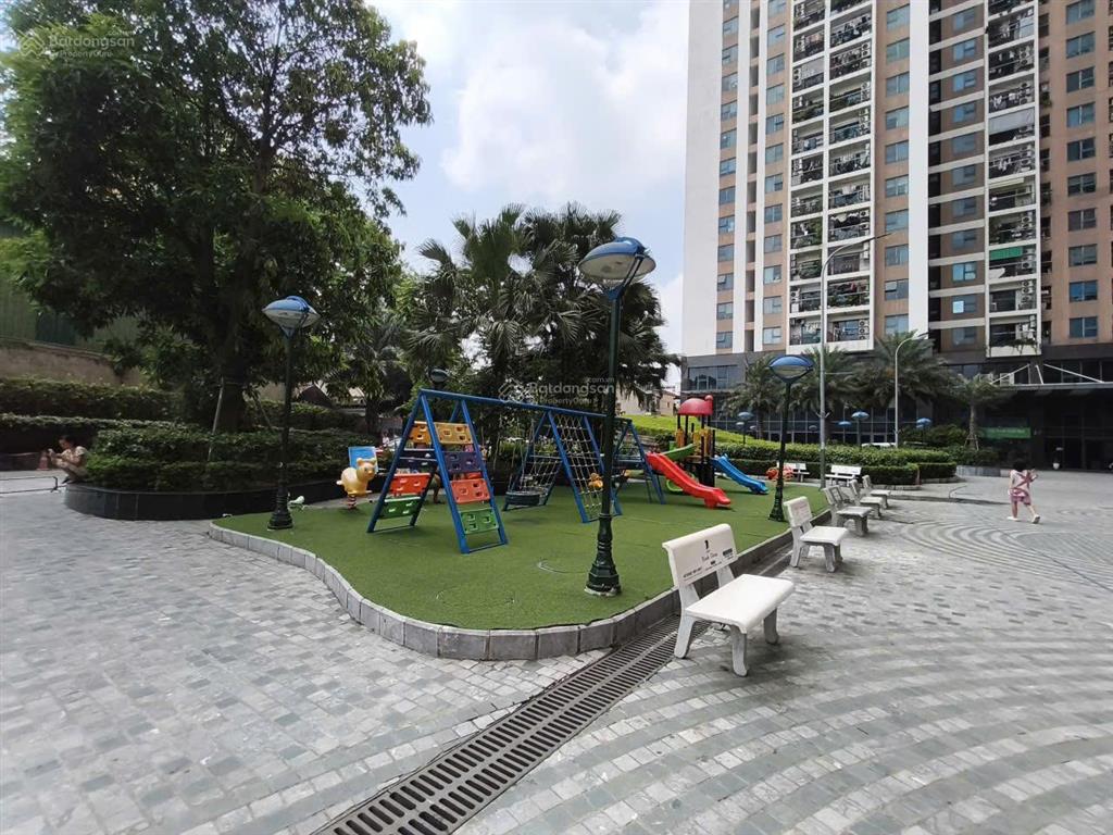 Bán căn 3 phòng ngủ giá 8 tỷ, giá tốt trong khu vực, full nội thất đẹp, sky central 176 định công