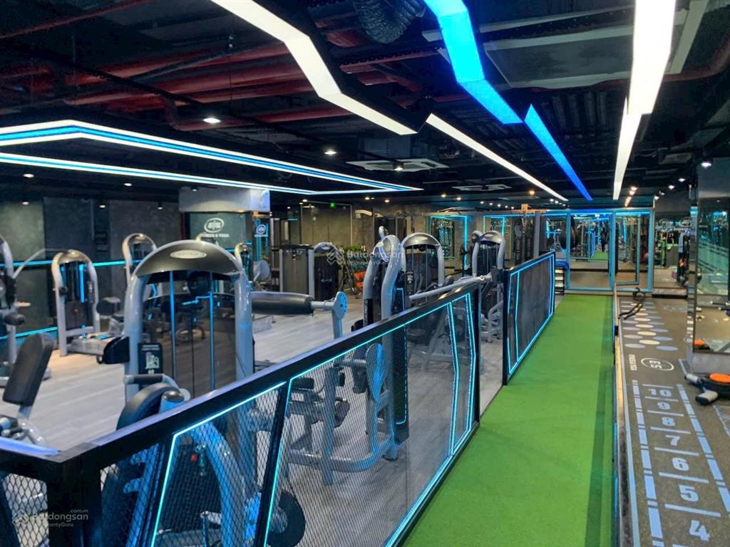 Bán căn 2 phòng ngủ, 75m2 giá 5,3 tỷ, giá tốt, chủ nhà thiện chí, trục đẹp sky central
