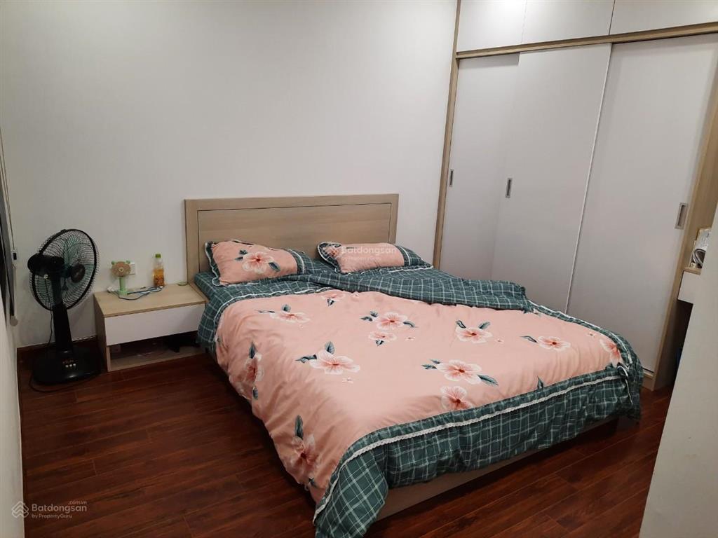 Bán căn 2 phòng ngủ, 75m2 giá 5,3 tỷ, giá tốt, chủ nhà thiện chí, trục đẹp sky central
