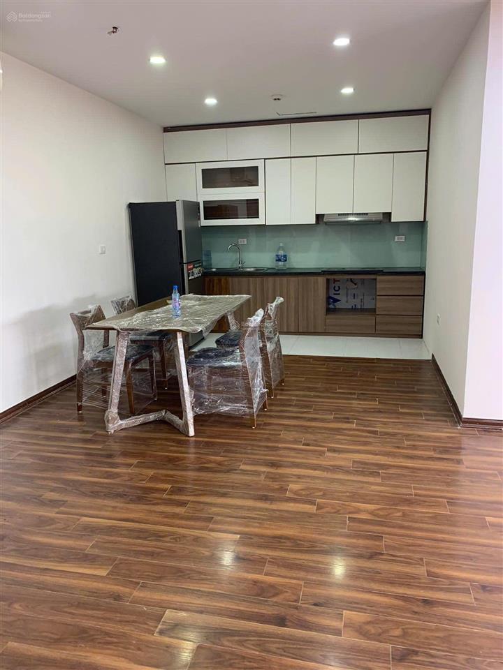 Bán căn 2 phòng ngủ, 95m² giá 7.7 tỷ, full nội thất chỉ việc ở, capital garden 102 trường chinh
